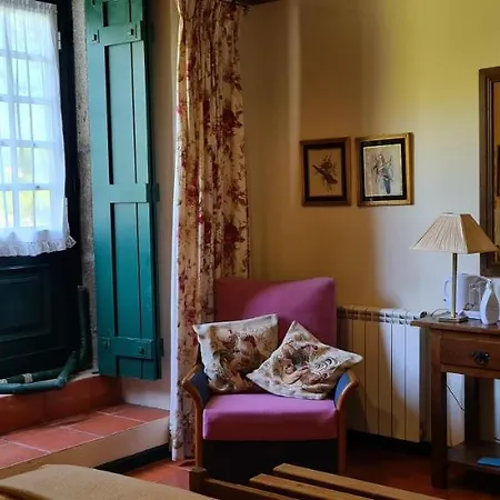 Casa De Santa Ana Da Beira Bed & Breakfast