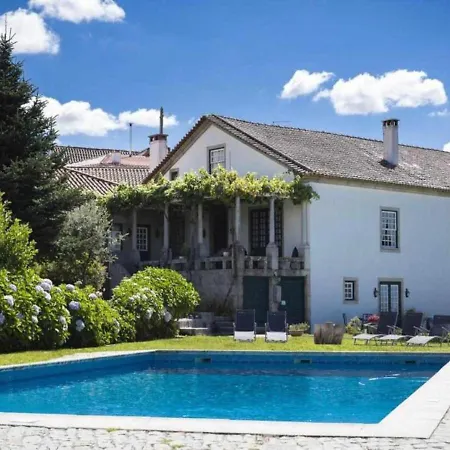 Casa De Santa Ana Da Beira Bed & Breakfast