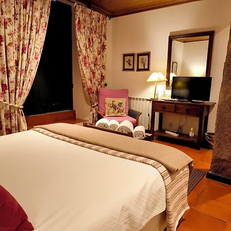 Casa De Santa Ana Da Beira Alojamento de Acomodação e Pequeno-almoço Seia