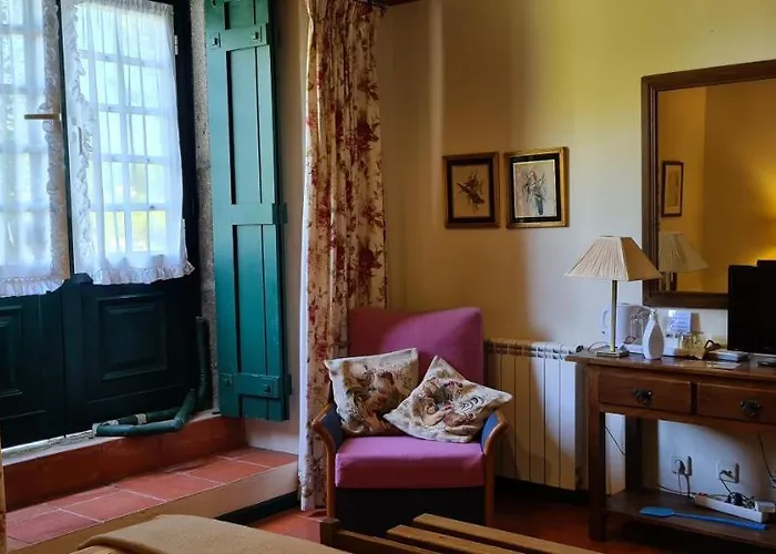 Casa De Santa Ana Da Beira Bed and Breakfast