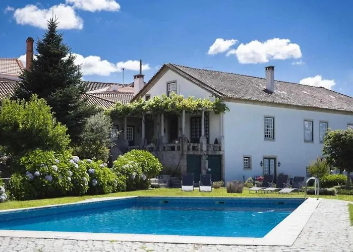 Casa De Santa Ana Da Beira Bed and Breakfast