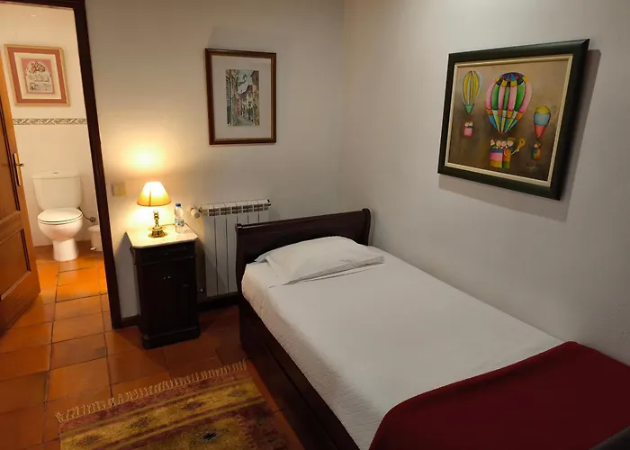 Casa De Santa Ana Da Beira Bed and Breakfast