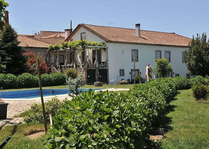 Casa De Santa Ana Da Beira Bed & Breakfast